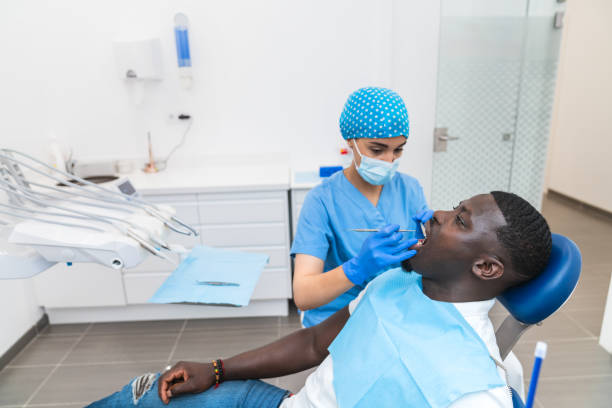 Best Broken Tooth Emergency  in Village Of Four Seasons, MO